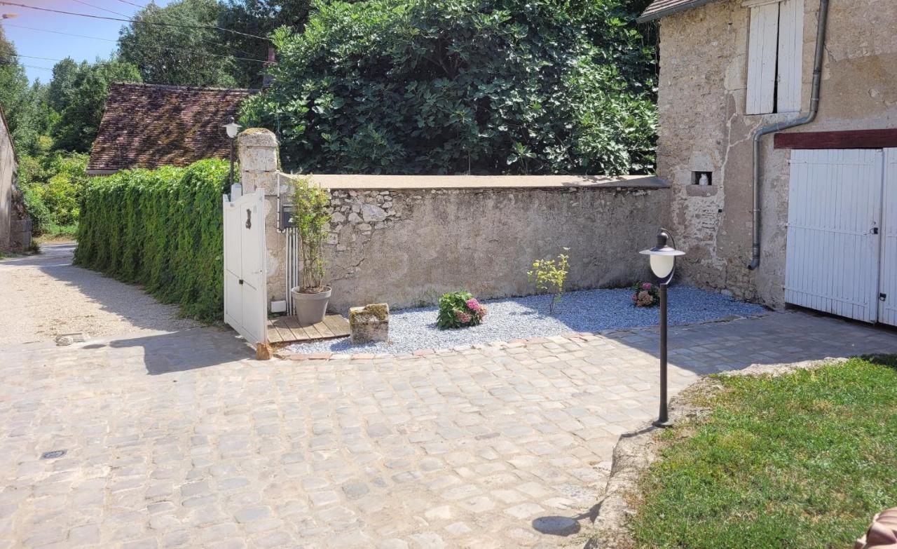 Gite De La Tour De Loire - 65 M2 Au Pied D'Une Tour De Gue Du 17Eme Siecle Mer Exterior photo