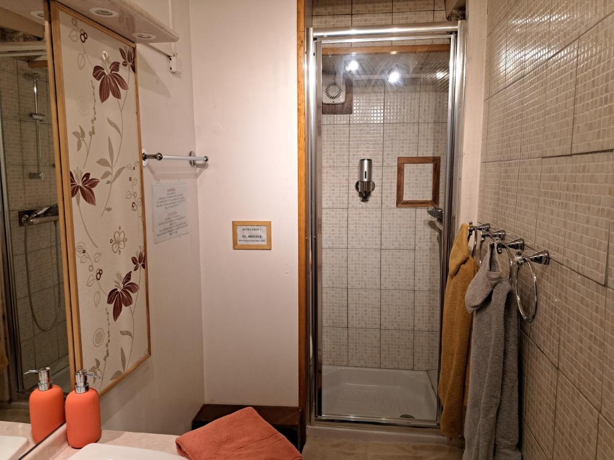 Gite De La Tour De Loire - 65 M2 Au Pied D'Une Tour De Gue Du 17Eme Siecle Mer Exterior photo