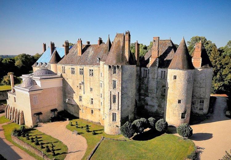 Gite De La Tour De Loire - 65 M2 Au Pied D'Une Tour De Gue Du 17Eme Siecle Mer Exterior photo